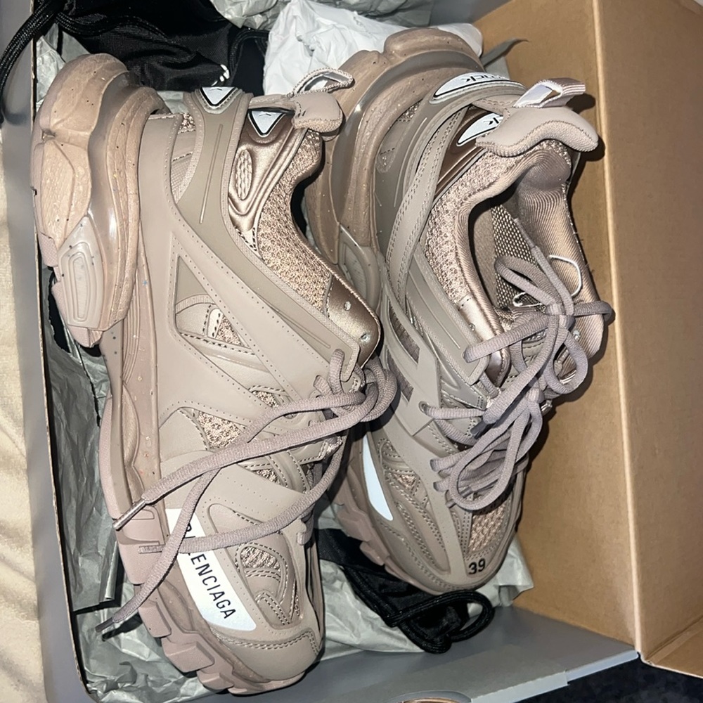 Balenciaga track